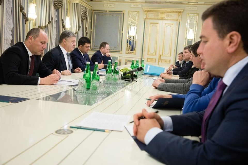 Заседание лидеров фракций Верховной Рады и президента Украины Петра Порошенко. Фото: пресс-служба президента Украины