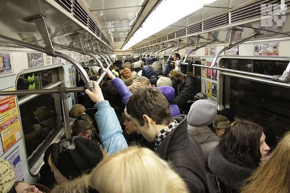 Метро Петербурга перевезло не менее 70 тыс. человек в «Ночь музеев»