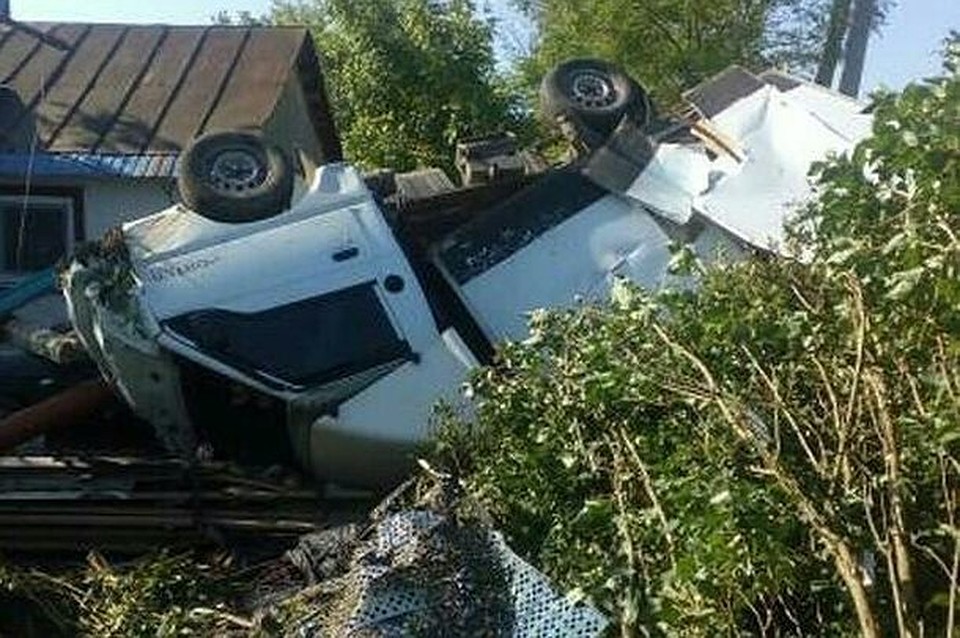 В Лабинском районе шофёр умер после столкновения с забором