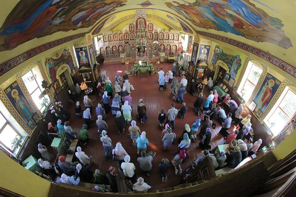Даже в самые страшные обстрелы в Храме велись службы