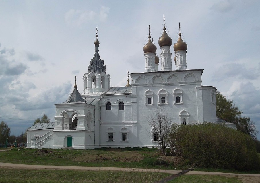 Церковь Воскресения в селе Исады