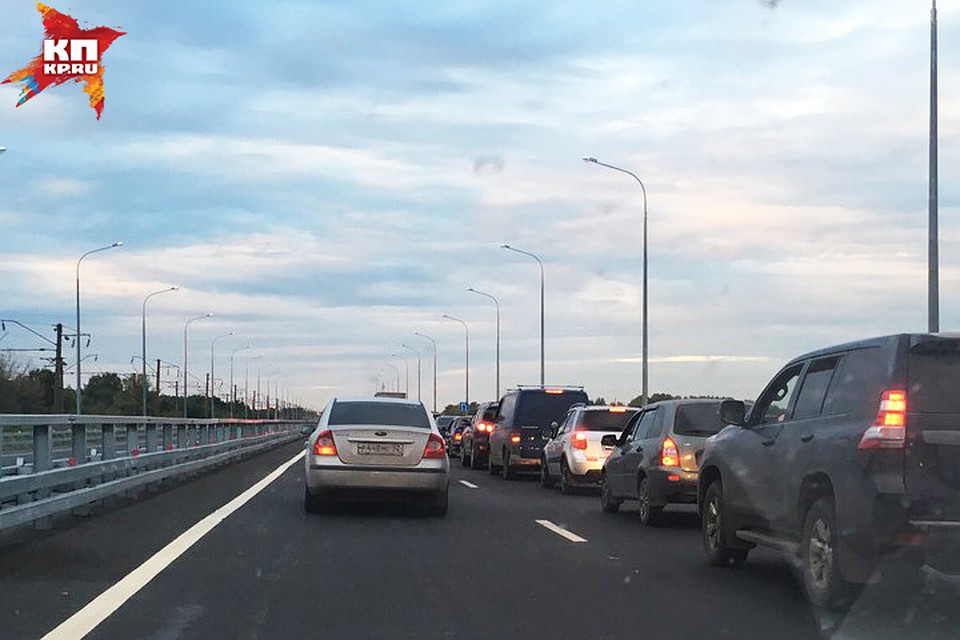 Дублер Борского моста полностью не избавил нижегородцев от пробок. Фото: Артем Зорин