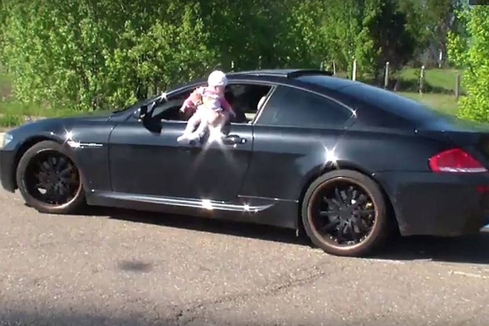 Так красноярский папа вырабатывает у годовалой дочки характер.