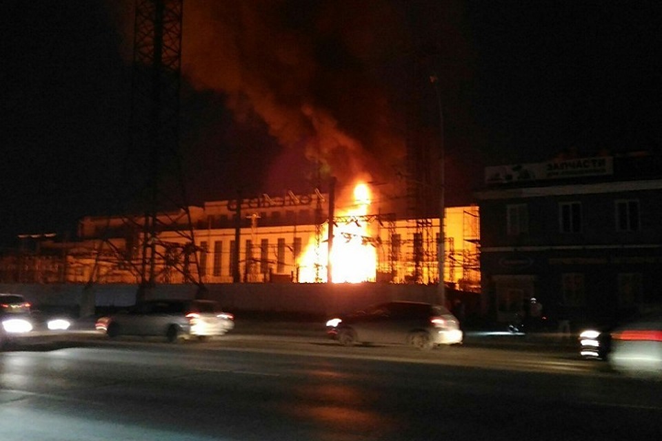 Взрыв и пожар случился на ТЭЦ-2 в Новосибирске. Фото: vk.com/typical_nsk