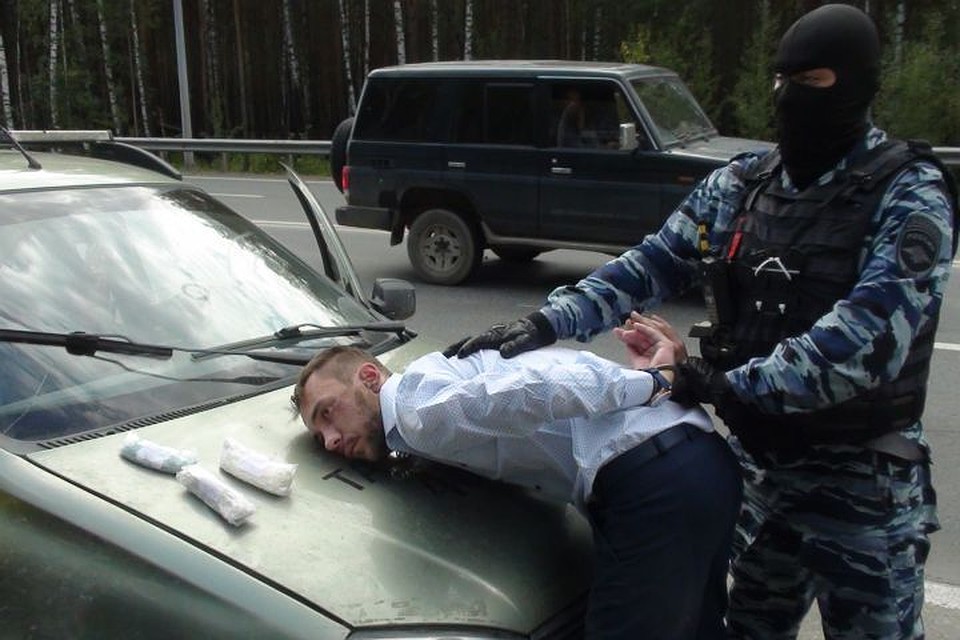 В Нижнем Тагиле арестованы молодые люди, подозреваемые в оптовой торговле наркотиками В Нижнем Тагиле арестованы молодые люди, подозреваемые в оптовой торговле наркотиками