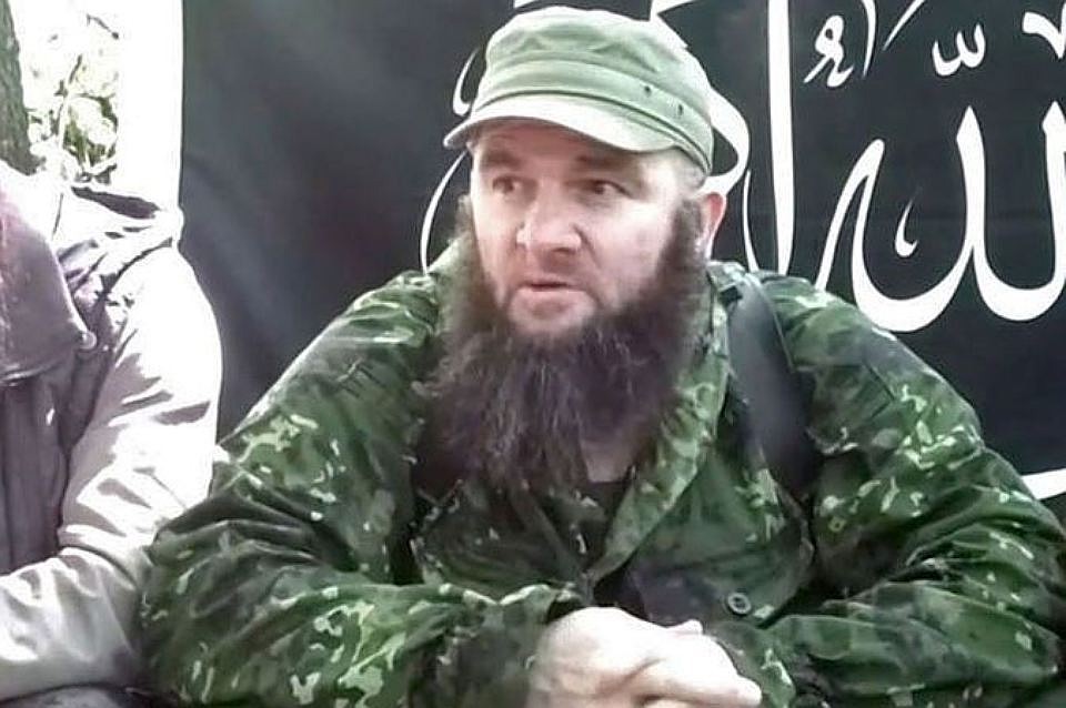 Доку Умаров в лесах Чечни, архивный кадр.