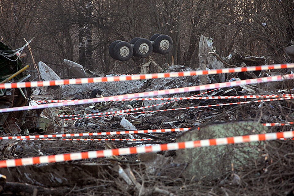 Польский борт №1 Ту-154 с официальной делегацией Польши разбился под Смоленском утром 10 апреля 2010 года