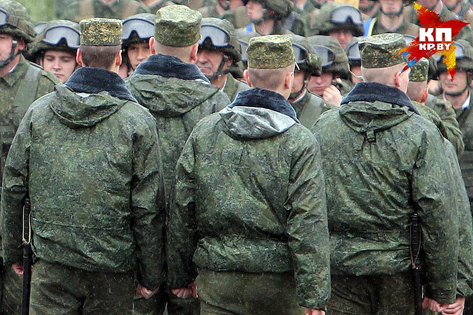 Начальник школы, командир учебной роты: стали известны должности уволенных из Печей офицеров.