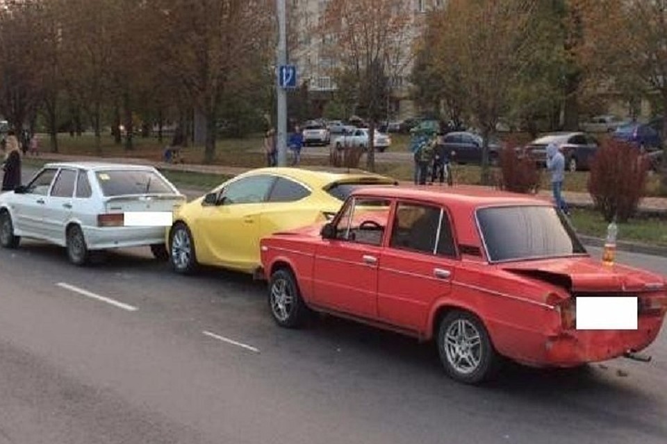 В Ставрополе по вине лихача на «шестерке» случилось тройное ДТП В Ставрополе по вине лихача на «шестерке» случилось тройное ДТП