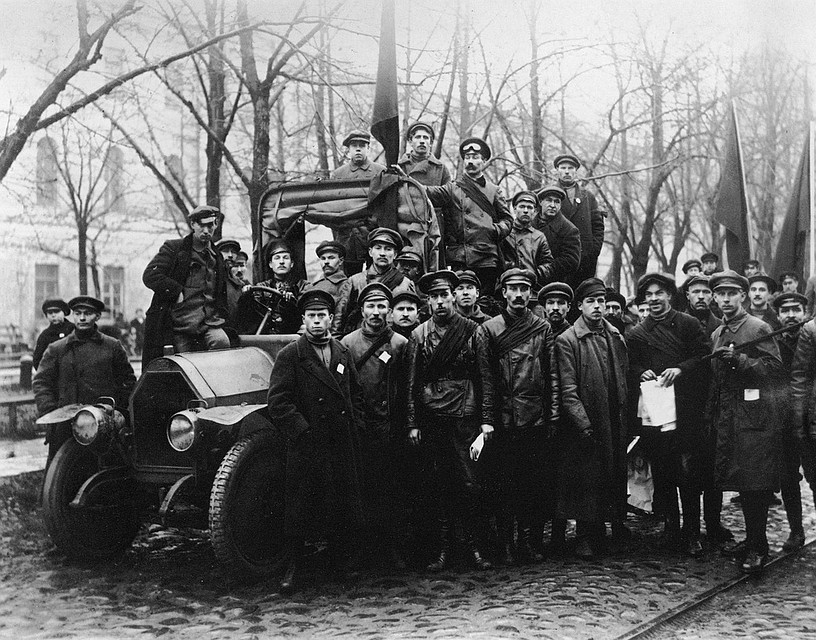 Ретро фотографии предоставлены Фондом им. К. Буллы
