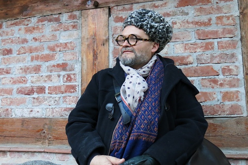 Васильев говорит, что к пластическим хирургам до сих пор не обращался.