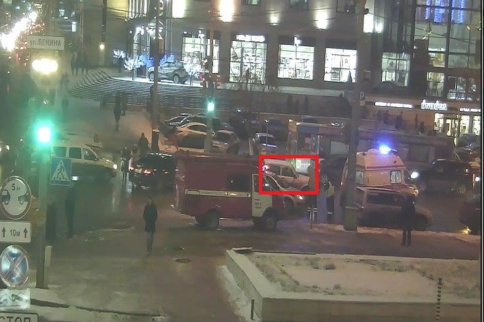 ДТП на перекрестке ул. Ленина-Куйбышева. Фото: страница Twitter Пермской дирекции дорожного движения.