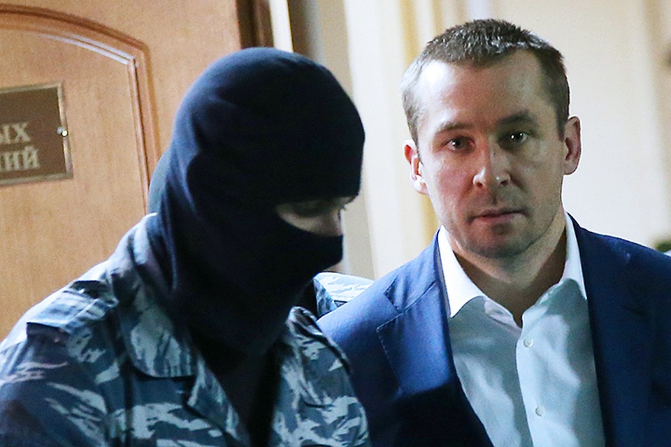 Вообще же у следствия пока нет единого мнения откуда взялись богатства Захарченко. Фото: Антон Новодережкин/ТАСС