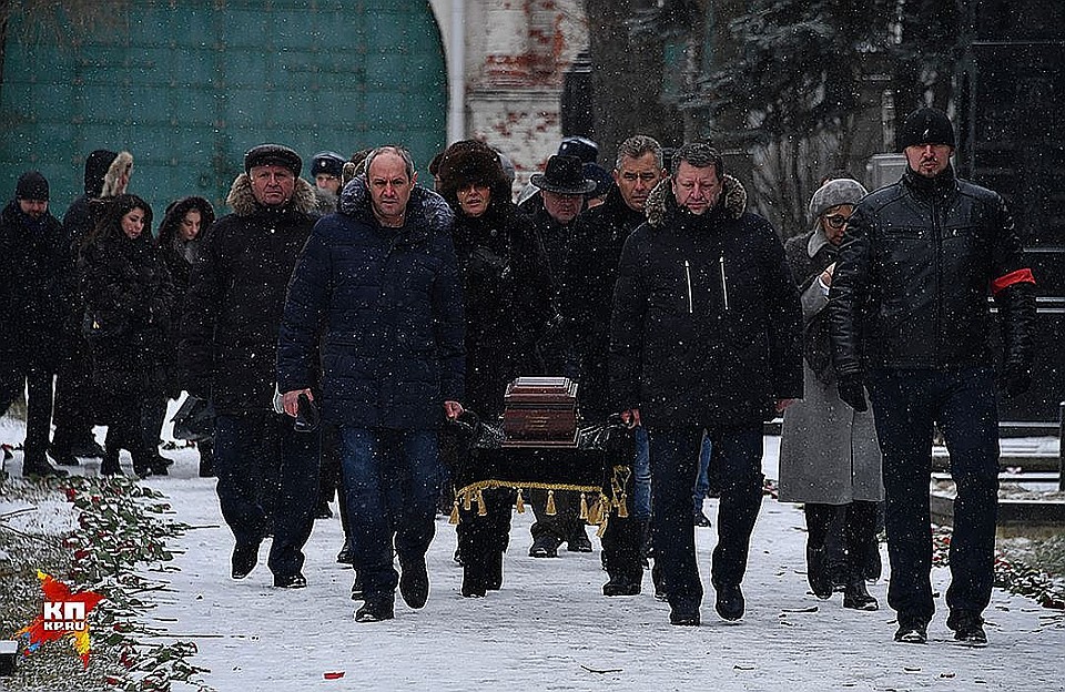 Жизнь Дмитрия Хворостовского оборвалась после двух с половиной лет мужественной борьбы с болезнью 22 ноября в одном из хосписов Лондона.