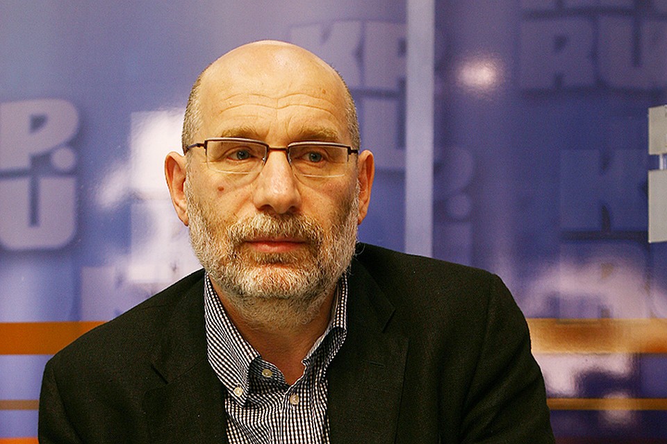 Борис Акунин в качестве "новогоднего подарка" поклонникам опубликовал первую главу новой книги о Фандорине
