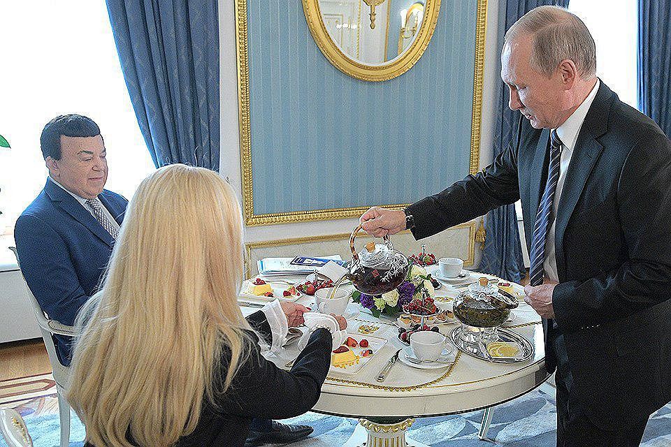11 сентября 2017 Президент России Владимир Путин поздравил певца Иосифа Кобзона с 80-летним юбилеем в Кремле ФОТО Алексей Дружинин/пресс-служба президента РФ/ТАСС