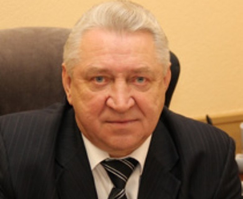 Михаил Кобозев занимался вопросами промышленности, транспорта и связи в регионе.