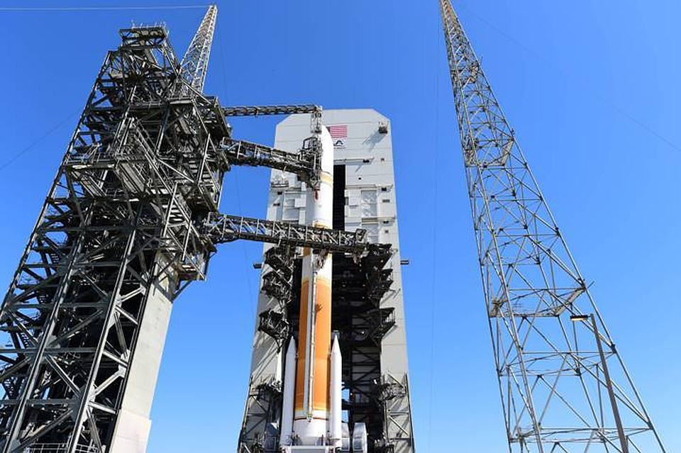 Ракета-носитель Delta IV стартовала с космодрома в Калифорнии