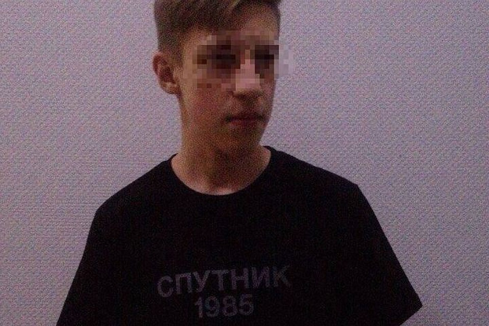 Соученики Леонида говорят, что он любил одеваться во все черное.