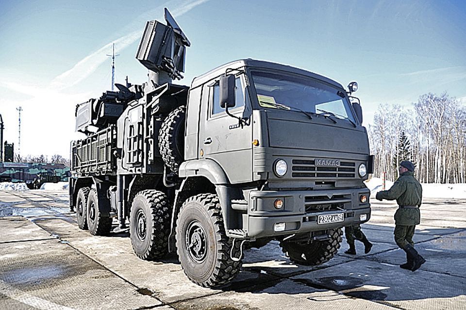 Зенитный ракетно-пушечный комплекс "Панцирь-С1".