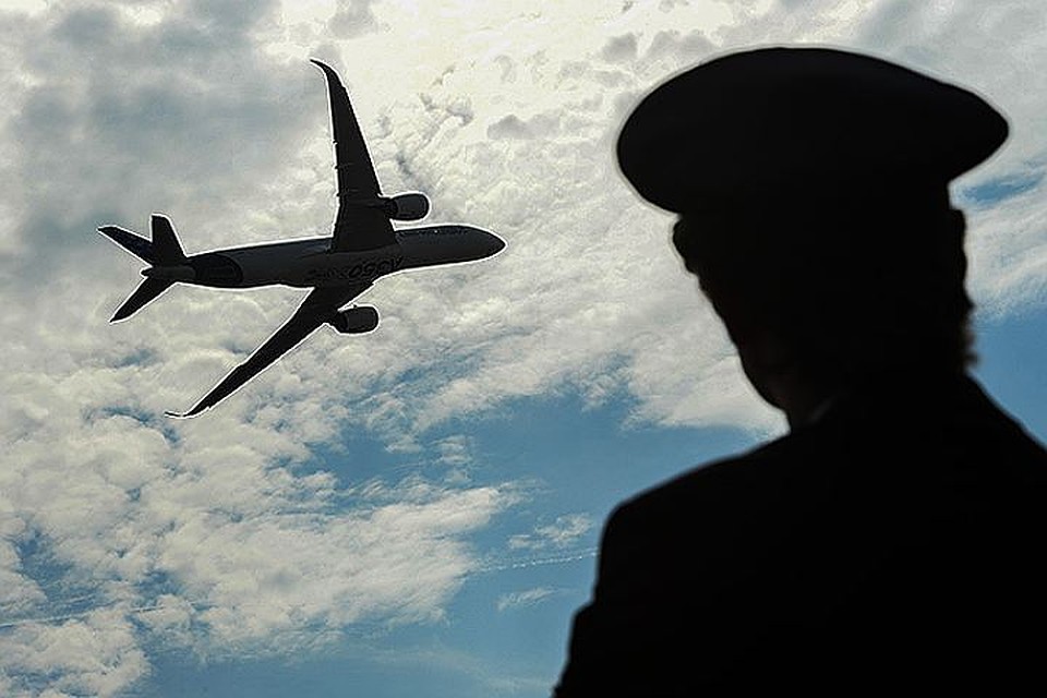 Рассматривать иски к авиакомпании и страховщикам по существу начнут весной