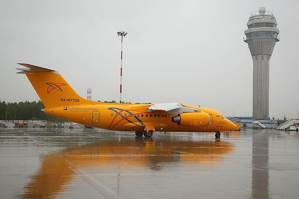 Самолет Ан-148 авиакомпании Саратовские авиалинии