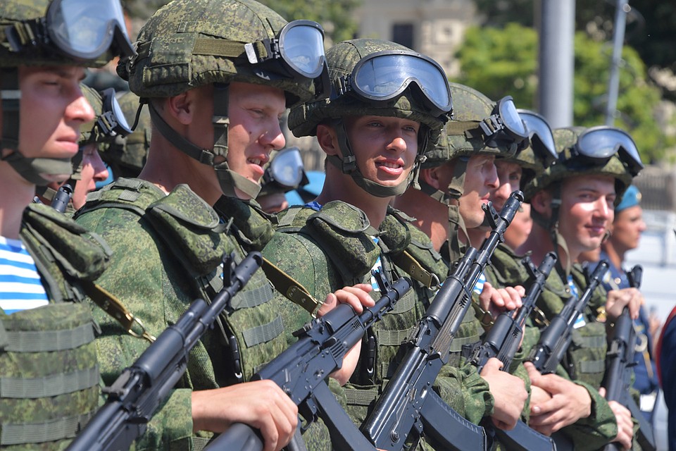 По мнению курганцев, предприниматели приравняли военных к осужденным.