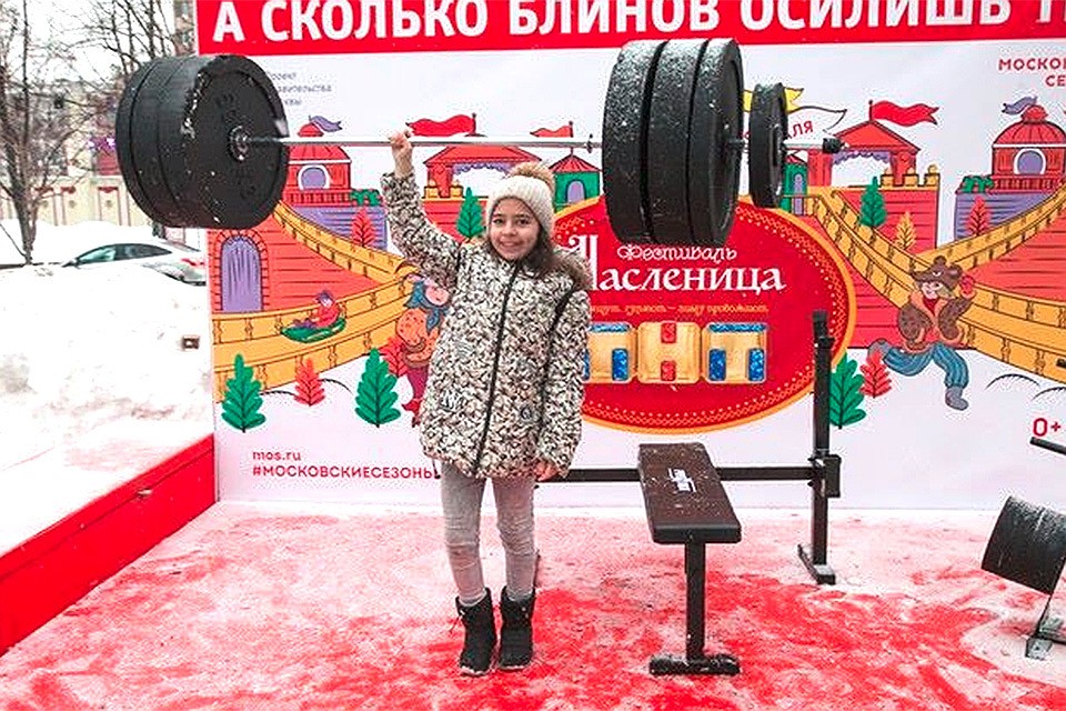 На площадке фестиваля "Мос/Еда!” в дни Масленицы.