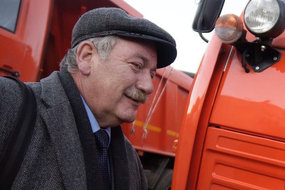 С 2007 по 2017 год Евгений Липович работал в администрации Екатеринбурга.
