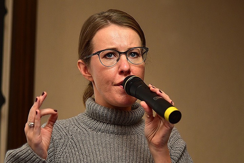 Ксения Собчак просится в Крым у Украины, а та ее не пускает