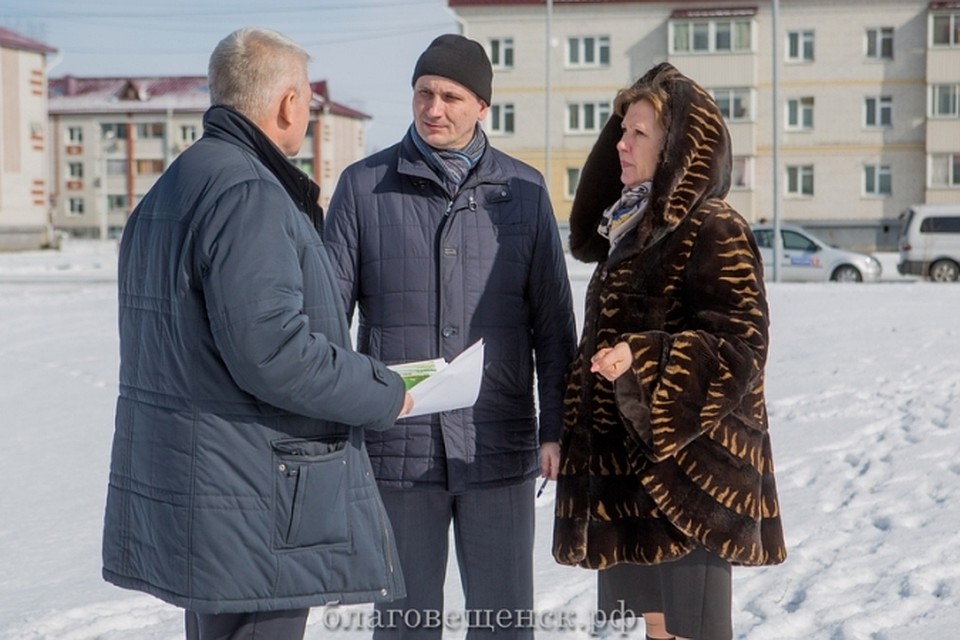В Благовещенске прошло выездное совещание по строительству школ и детских садов. Фото: благовещенск.рф