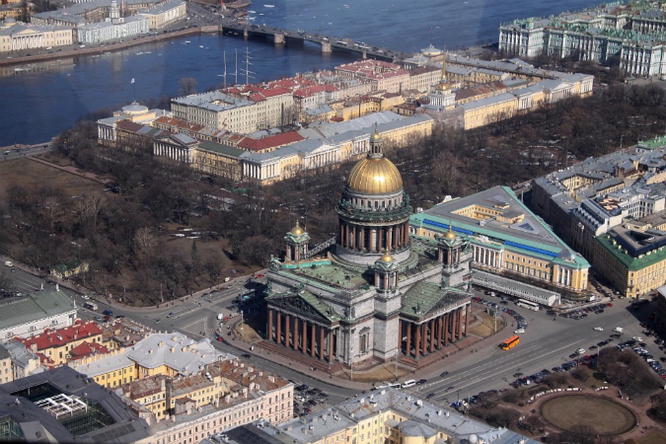 Петербург останется без Почетных граждан