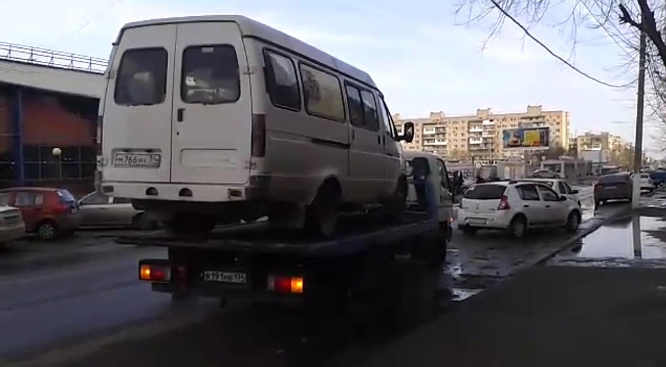 У микроавтобусрв были выявлены неисправности рулевого управления