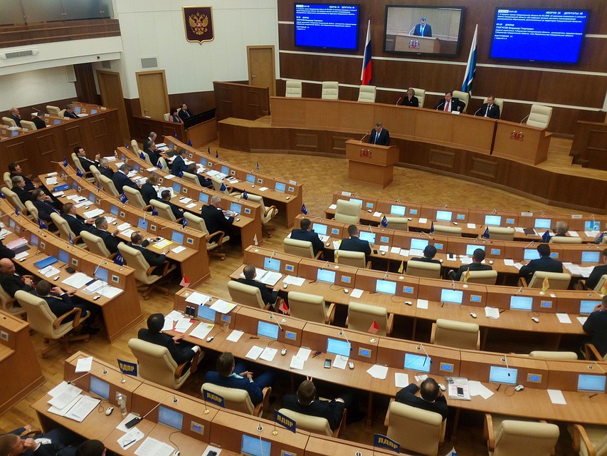 Теперь глава города, назначенный депутатами, будет обладать всей полнотой власти и сможет заниматься городским хозяйством.