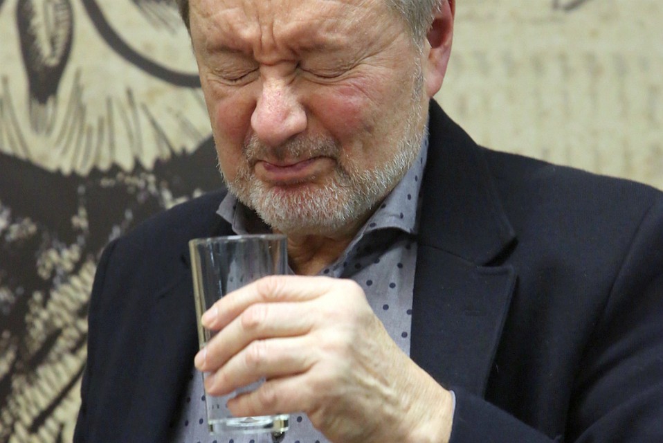 Прежде чем устраивать пьяные вечеринки с родными, выясните с ними отношения.