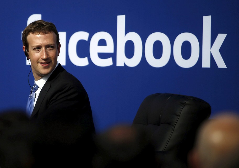 Руководство Facebook называет ошибкой передачу данных пользователей компании Cambridge Analytica