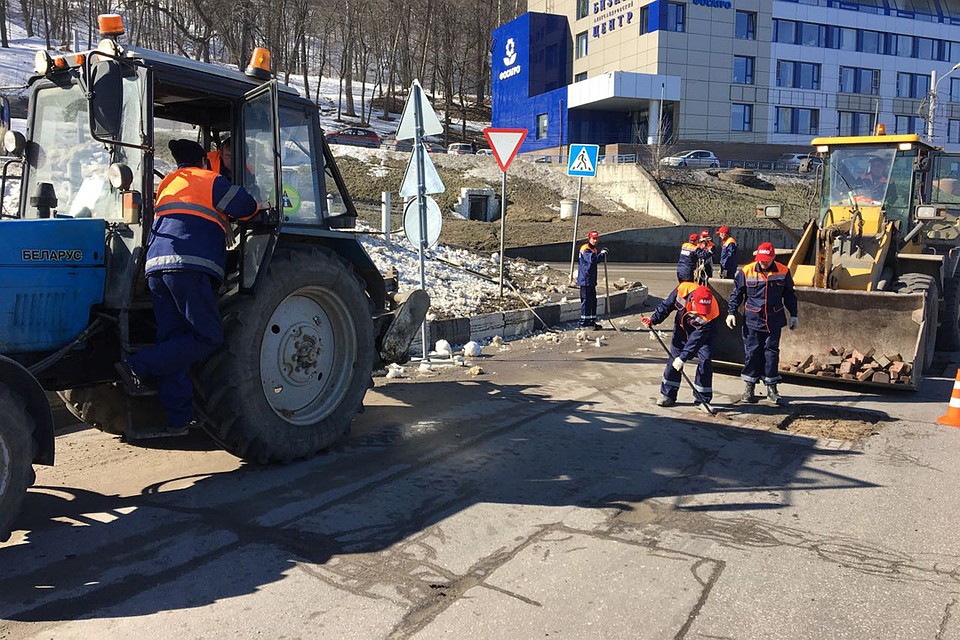 На Гребном канале начали делать дорогу.