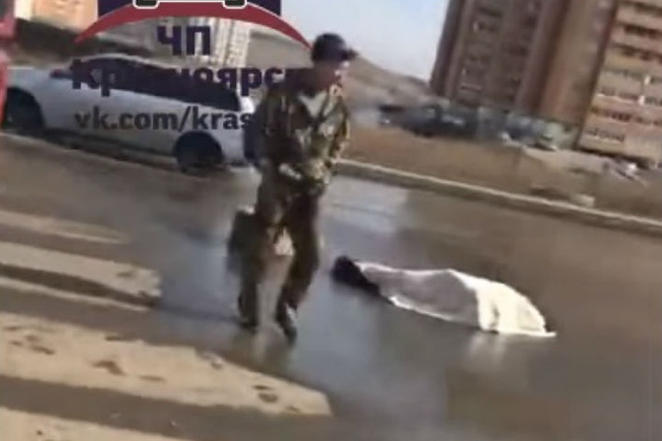 Бросавшегося под колеса мужчину раздавил КамАЗ. Фото, видео: ЧП - Красноярск.