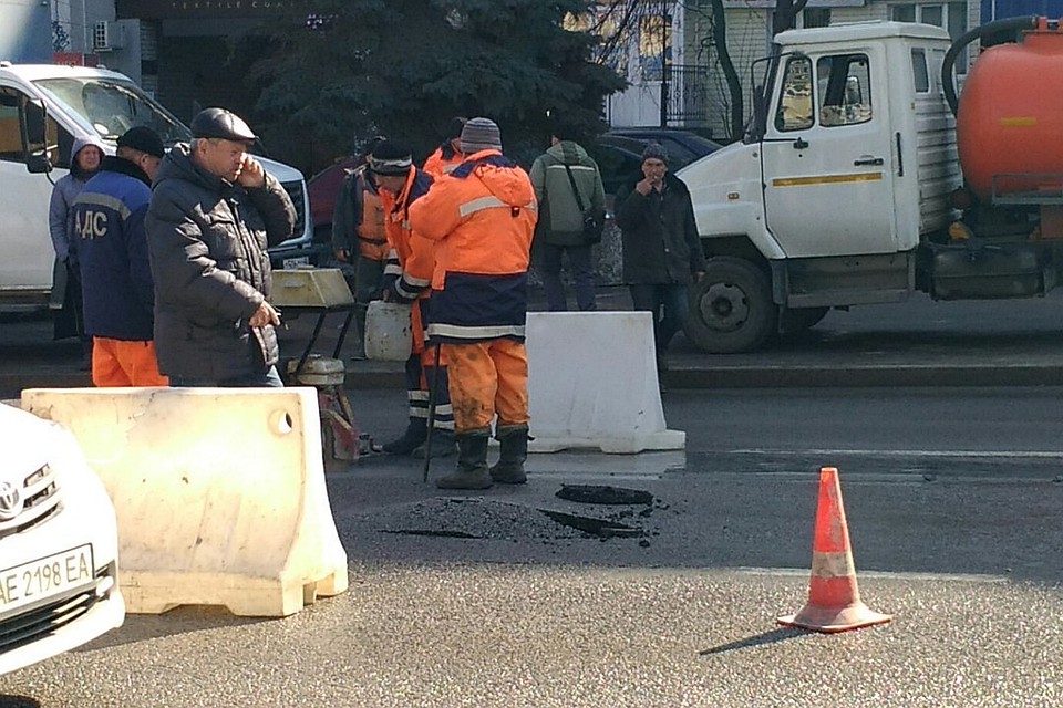 На недавно отремонтированной дороге произошла коммунальная авария