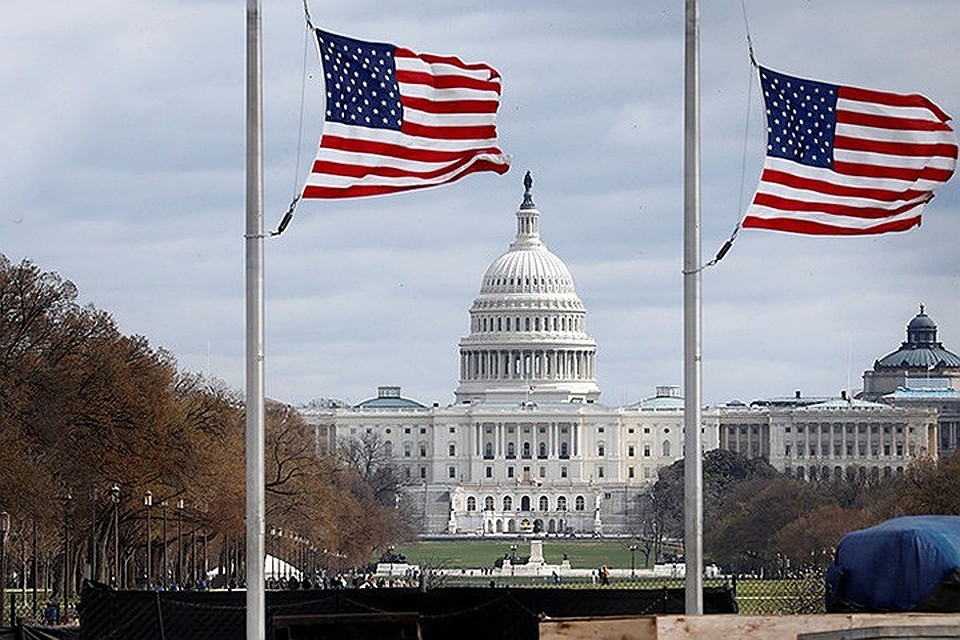 Минфин США ввел 6 апреля новый список антироссийских санкций, в котором более трех десятков российских бизнесменов