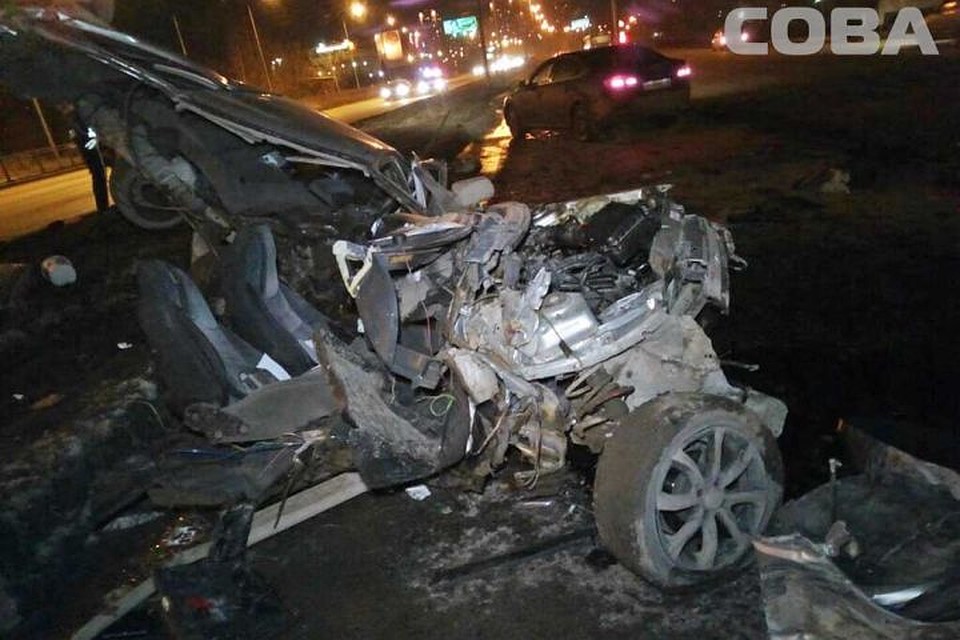 Водителя отечественной легковушки доставили в ГКБ № 24. Фото: служба спасения "Сова"