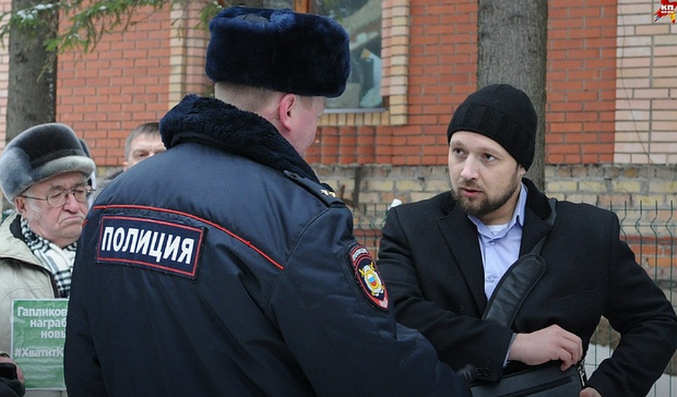 Егор Русский является видным политическим активистом, участником и организатором митингов и протестных движений,