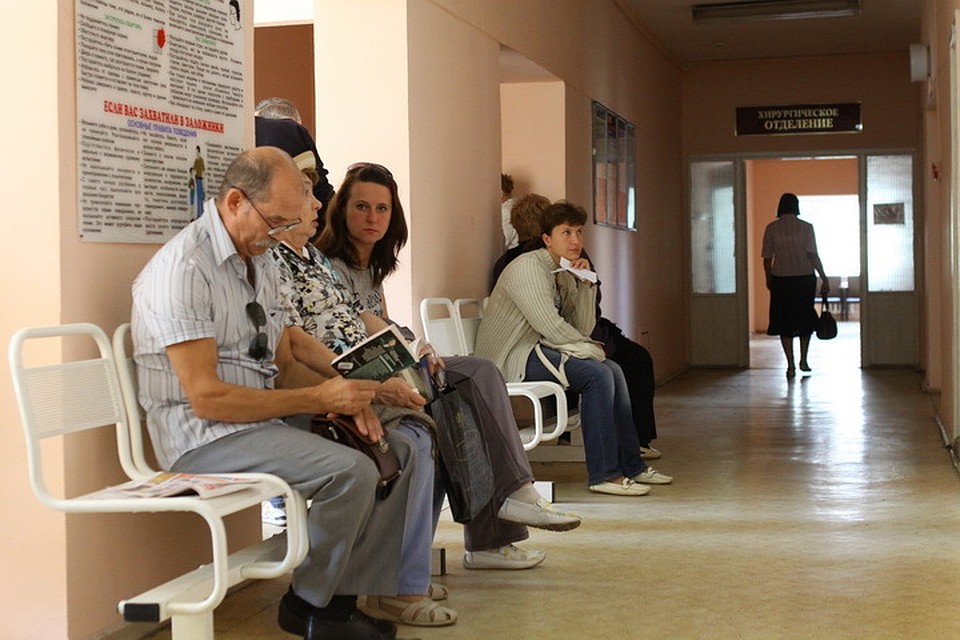 В поликлиники Псковской области обратились семь человек,которых укусили клещи.