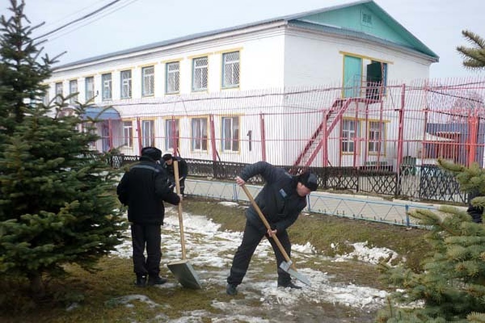 Прошел субботник. Фото: пресс-служба УФСИН России по Тверской области