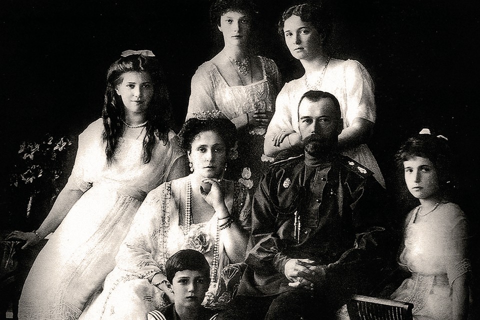 Фото: Википедия. Венценосная семья