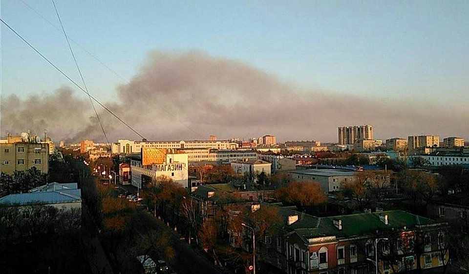 Фотографиями задымленного города благовещенцы делятся в соцсетях.