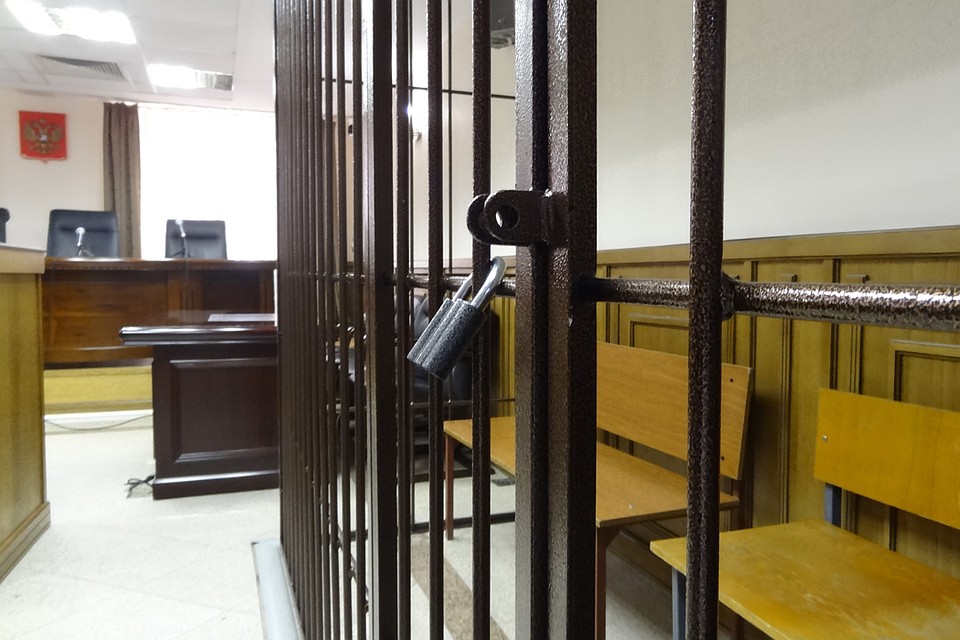 В Салехарде отца-алиментщика, забывшего о сыне, лишили свободы на 4 месяца