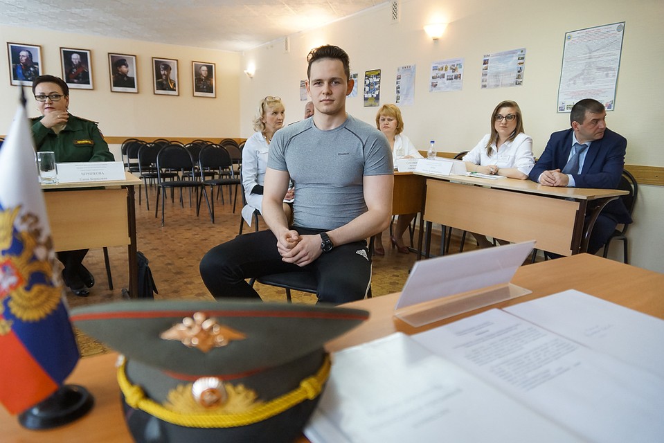 В этом году в армию хотят попасть многие, но не у всех получается из-за проблем со здоровьем