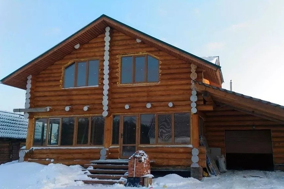 Дом со сказочной избой на усадьбе