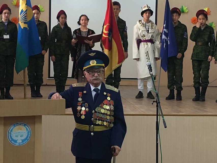 Ветераны поделились с детьми своими воспоминаниями о войне.